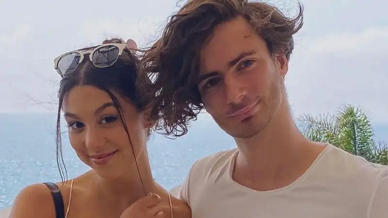 Kira Kosarin and Husband